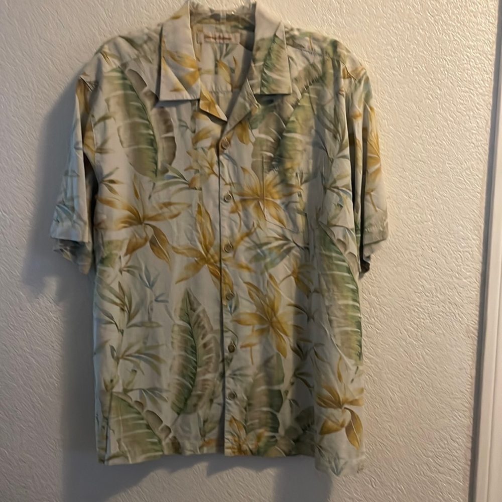 Men’s shirt used Tommy Bahama